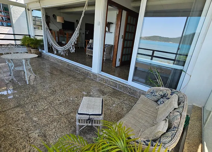 Frente pro MAR, com 2 Suítes, no centro de Ubatuba